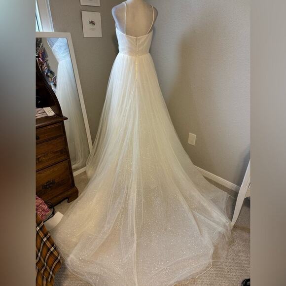 Blue by Enzoani White Sparkle Gabes Tulle Wedding Dress Size 4 - Picture 4 of 15
